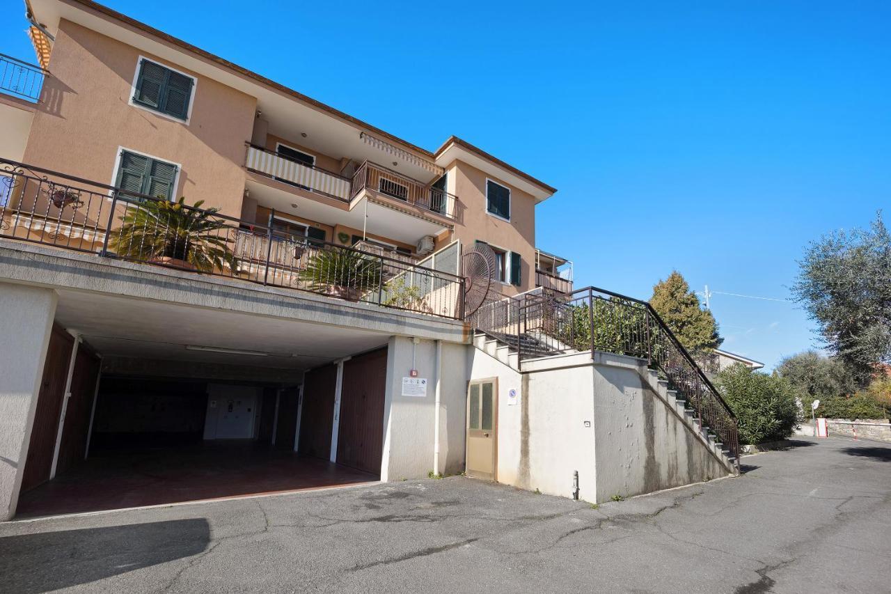 Seaview Apartment Imperia Luaran gambar